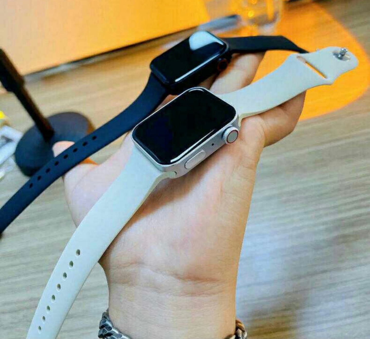 蘋果秋季發表會還沒開始！中國華強北搶先開賣山寨版 Apple Watch Series 7